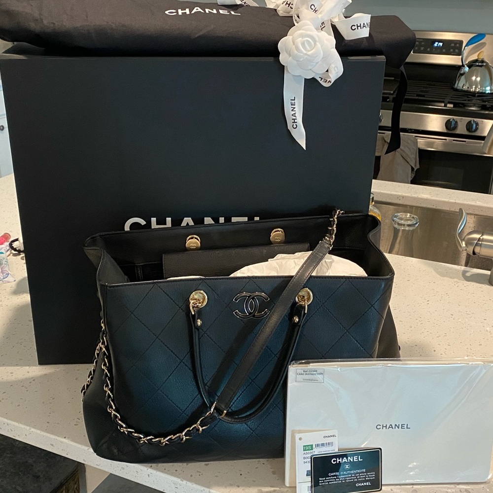 Chanel leather tote